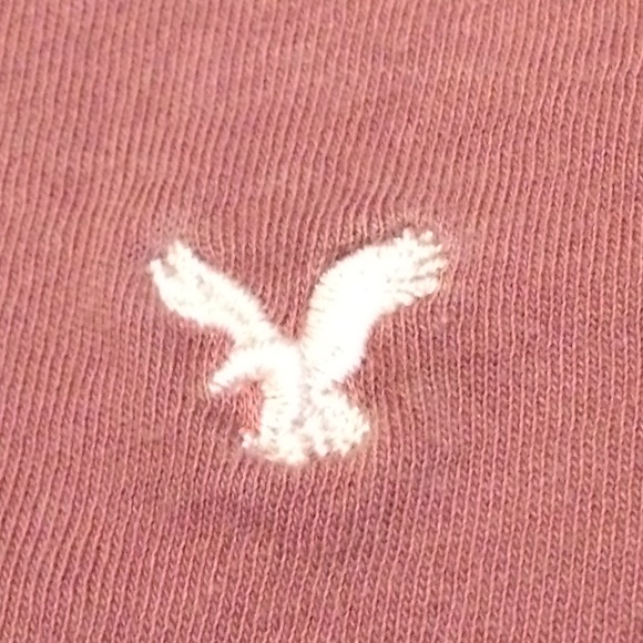 American Eagle - favorite T - Pink Short Sleeve V-Neck Shirt - 3/25$ - Picture 9 of 11
